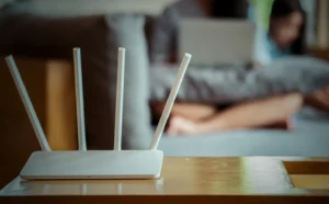 How Does Travel Internet Work: The Benefits of Using Portable Routers